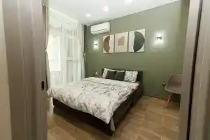 v novostroyke s vidom na park Apartments, Mariupol