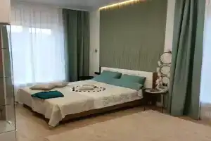 Novyy dom v cherte goroda Ekaterinburga Cottage