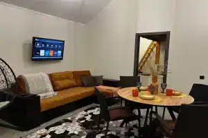 Uyutnoe shale v Kolodishchah