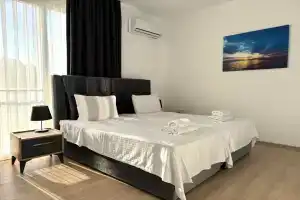 Unikalnyy loft na pervoy beregovoy linii Apartments