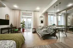 Prostornaya studiya v stalinke. Tsentr Mogilyova. Konditsioner. Fontany Apartments, Mogilev
