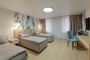 Tryohmestnyy nomer Standart s udobstvami v nomere Apartments, Chekhov