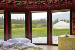Palatka Panoramnyy dvuhmestnyy nomer s dvumya razdelnymi krovatyami s vidom na gory Cottage, Ton