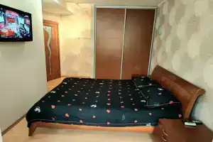 Voda vsegda, prostornaya v tsentre vozle Naberezhnoy Apartments, Donetsk
