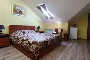 Dvuhmestnyy nomer s 1 krovatyu Komfortnyy i uyutnyy nomer v tihom rayone v tsentre goroda Apartments, Berdyansk