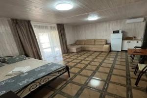 Chetyryohmestnyy nomer Lyuks Apartments, Berdyansk