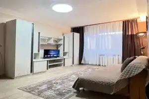 Uyutnaya 2-komnatnaya, voda 24/7, tsentr Apartments, Donetsk