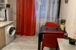 Uyutnaya s dizaynerskim remontom v tsentre Apartments, Domodedovo
