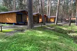 Dom domik v e s dvuspalnoy krovatyu Camping, Ust-Mana