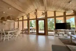 Dom na beregu ozera Chebarkul Cottage, Chebarkul'