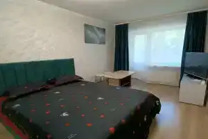 Kruglosutochno Voda, novaya krovat, uyutnaya Apartments, Donetsk