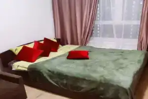 Spokoynyy ugolok mezhdu aeroportom i Moskvoy Apartments, Misailova