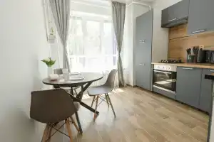 v novostroyke s vidom na park Apartments, Mariupol