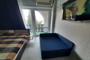 Apartament s vidom na more i domashnim uyutom v korpuse Morskaya zvezda, Lazarevskoye