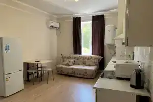 Dvuhkomnatnaya v tsentre, do morya 5 minut peshkom Apartments, Gelendzik