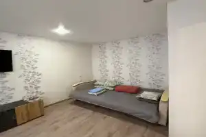 1-komnatnaya chistaya v tsentre goroda Apartments, Mirnyj