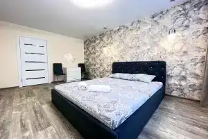 Evrodvushka ryadom s naberezhnoy Apartments