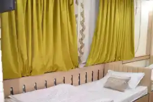 Tryohmestnyy nomer standart Apartments