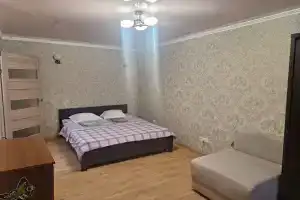 Odnokomnatnaya v tsentre Levoberezhnogo rayona Apartments, Mariupol