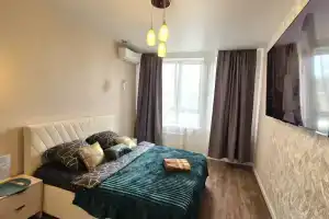 v dome biznes klassa s vidom na reku v tsentre Apartments, Pushkino