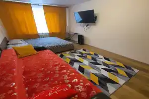 Apartament u vokzala, Chekhov