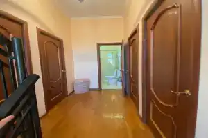 Nomer s obshchim sanuzlom Apartments, Thubun
