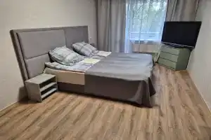 na beregu reki Apartments, Luga