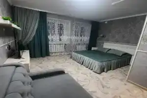 Semeynyy nomer uluchshennyy Apartments, Abakan