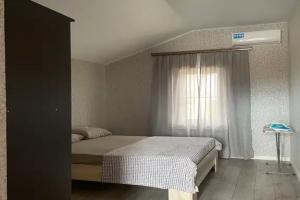 Uyutnyy domik u morya, vdali ot gorodskoy suety Cottage