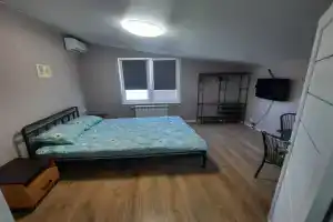 Uyutnyy nomer s vidom na more na Landyshevoy Apartments, Sochi