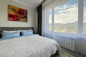 Stilnaya 2-komnatnaya s roskoshnym vidom Apartments, Almaty