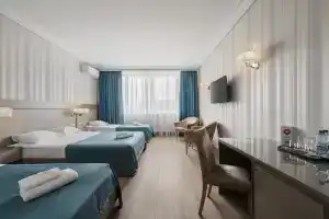 Semeynyy nomer Semeynyy komfort s tremya krovatyami Apartments, Misailova