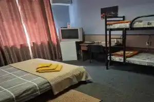 Chetyrehmestnyy standart so svoim sanuzlom Apartments, Berdyansk