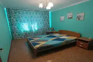 2-komnatnaya s vidom na bulvar Apartments
