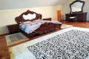 Dom v blizi gorodskogo plyazha na poberezhe Cottage