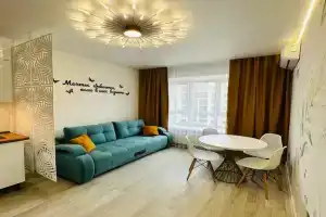 Uyutnaya ot m4 v 500 metrah Apartments, Pavlovsk