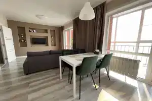 Uyutnaya v novom dome s shikarnym vidom na Amur Apartments