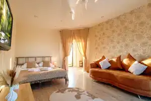 Apartamenty Kantri u naberezhnoy Amura