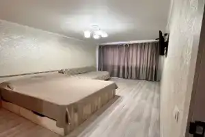 Uyutnaya, svetlaya na yugo-vostoke v rayone KarGU Apartments