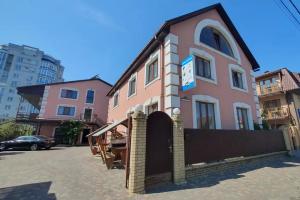 Dvuhmestnyy nomer s 1 krovatyu lyuks Apartments, Berdyansk
