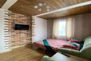 Tryohmestnyy nomer Apartments, Mir