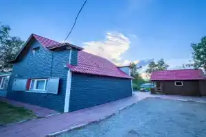 ArDanTa Cottage, Titan