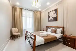 Shikarnye apartamenty s luchshey lokatsiey 100 metrov ot TRTs Mega, Almaty
