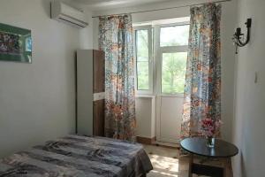 Ekonom na dvoih s balkonom, 2 etazh Apartments, Sochi