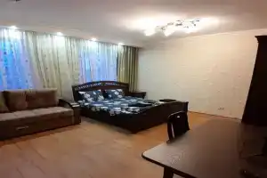 Tryohmestnyy nomer trehmestnyy standart Apartments, Mariupol