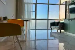 Kosmicheskiy vid iz panoramnyh okon na gory dlya dvoih gostey Apartments, Nalchik