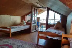 4h mestnyy nomer s balkonom i konditsionerom, vid na more Apartments, Lazarevskoye