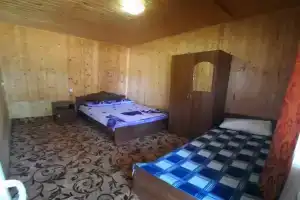 Tryohmestnyy nomer Ekonom Apartments, Novyjj Afon