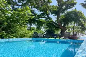 Apartamenty Balans s basseynom s vidom na more, Lazarevskoye