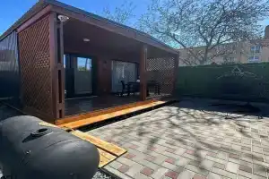 Domik v tihom rayone dlya Vashego otdyha Cottage, Shakhty